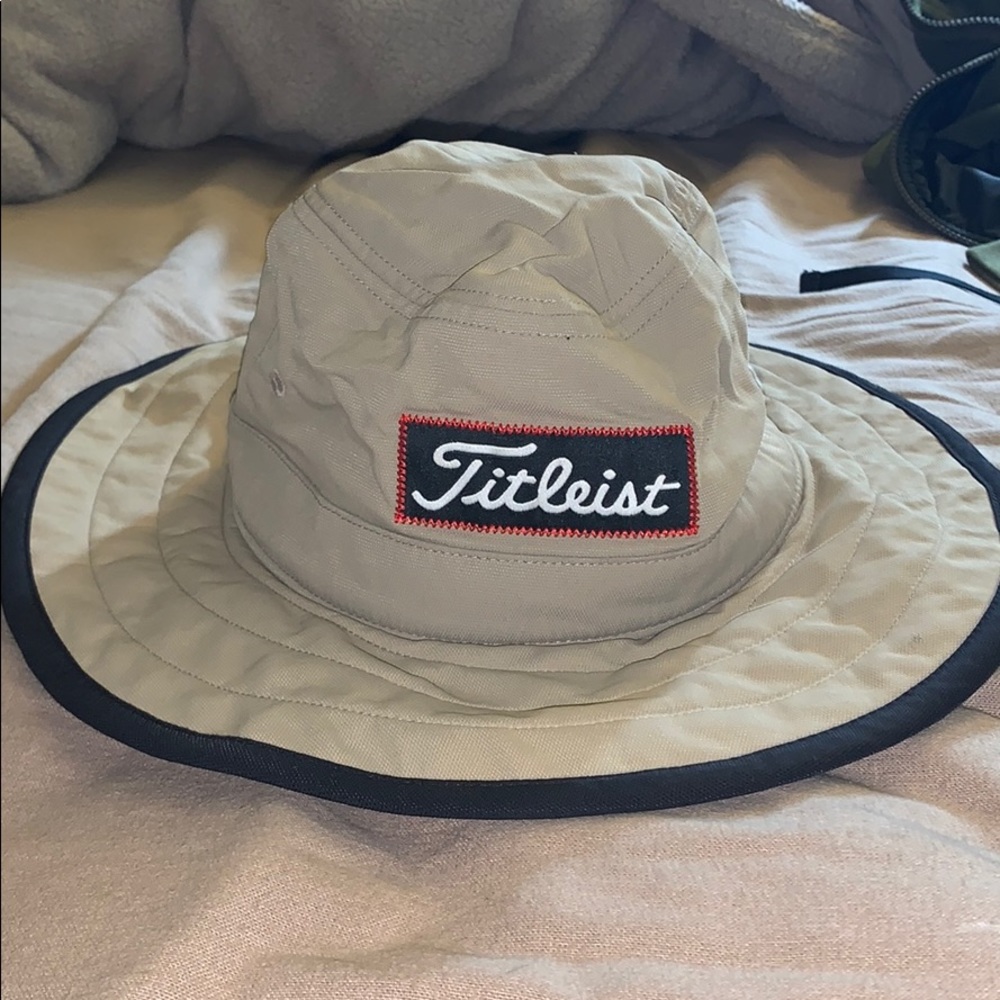 Titleist golf bucket hat